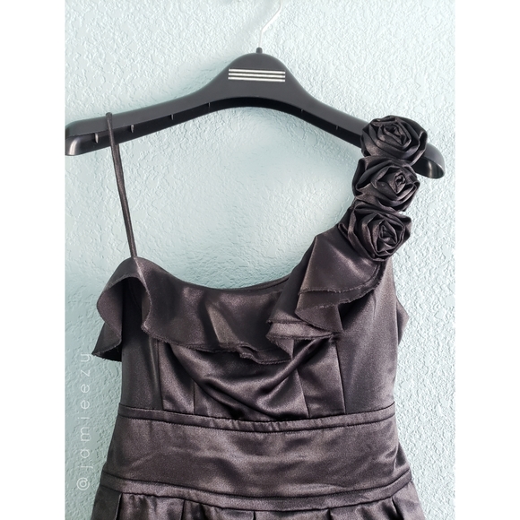 Appropriate Behavior | Rosette One-Shoulder Dress - Picture 2 of 8